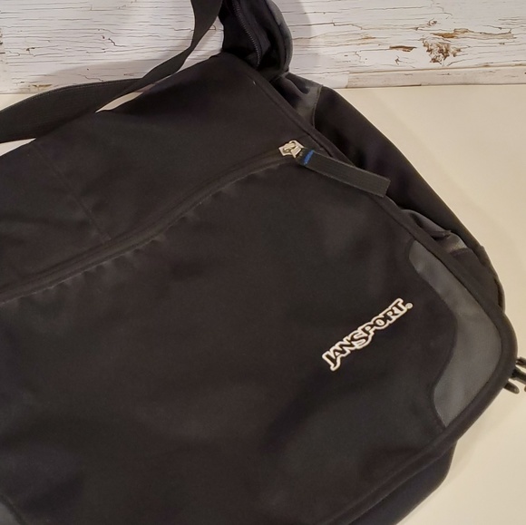 Jansport cross-body back pack - Picture 6 of 8
